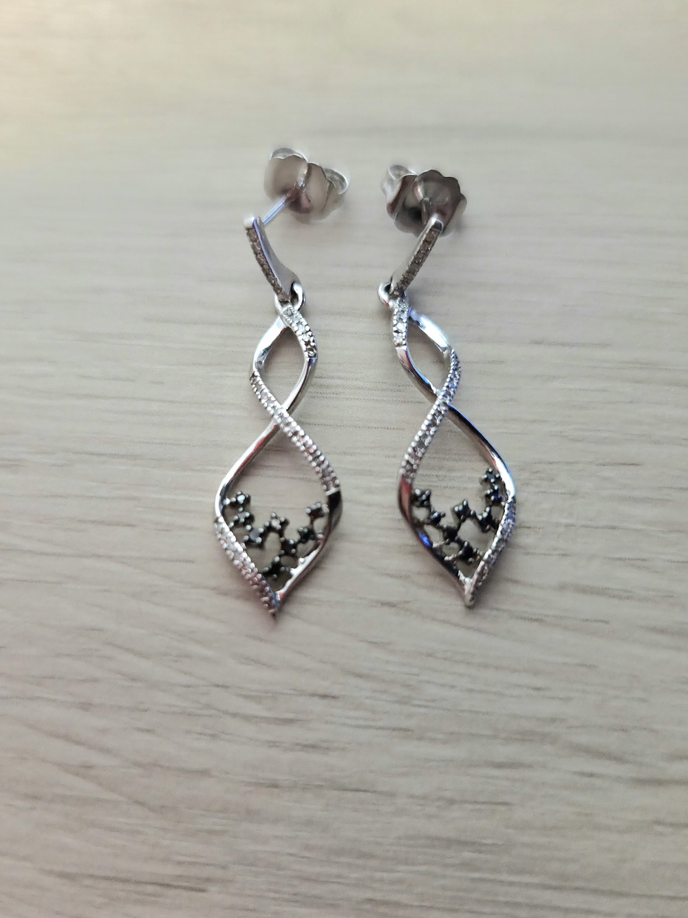 10K White Gold Earrings With White And Black Natural Diamons